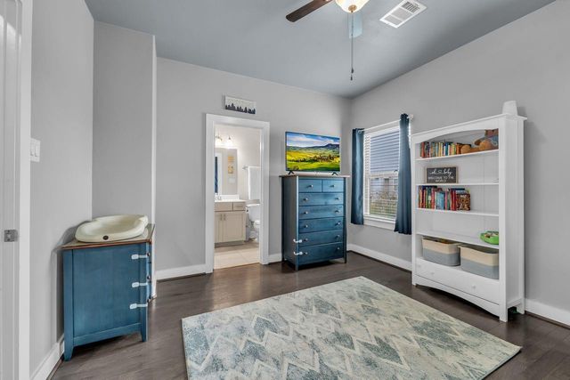 5849 E Post Oak Lane, Houston, TX 77055