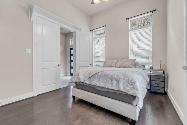 5849 E Post Oak Lane, Houston, TX 77055