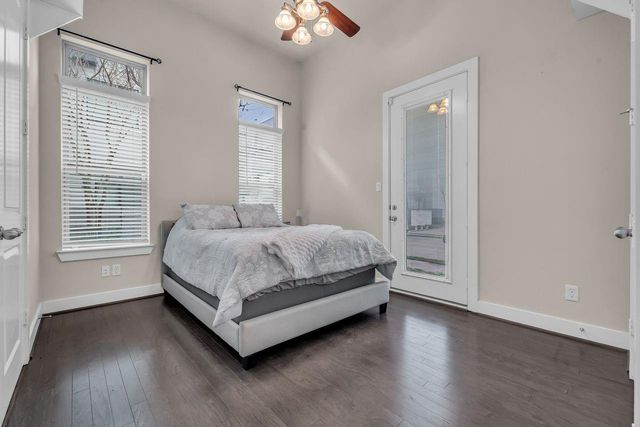 5849 E Post Oak Lane, Houston, TX 77055