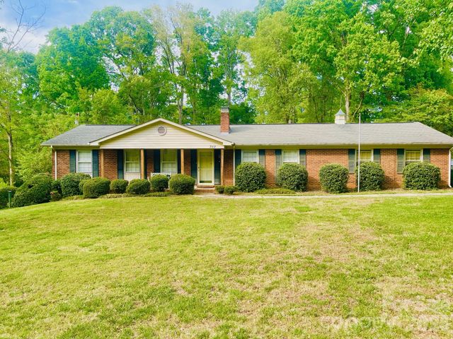 348 Random Drive, New London, NC 28127