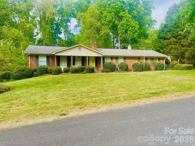348 Random Drive, New London, NC 28127