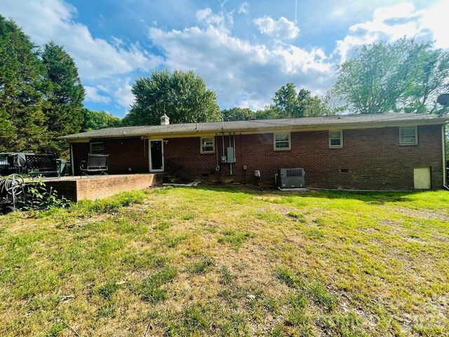 348 Random Drive, New London, NC 28127