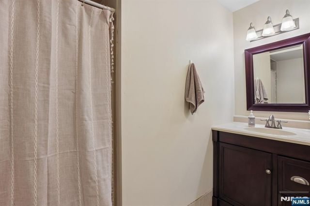 108-110 Passaic C29, Nutley, NJ 07110