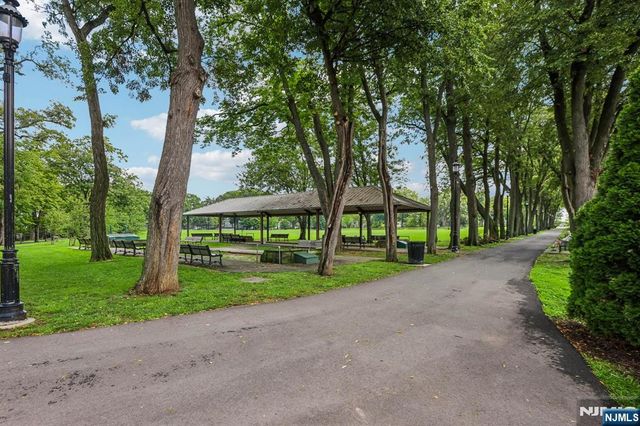 108-110 Passaic C29, Nutley, NJ 07110