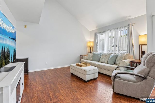 108-110 Passaic C29, Nutley, NJ 07110