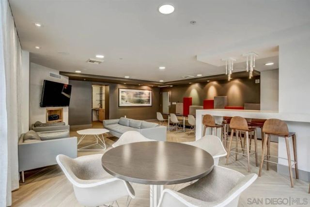 1240 India St 1004, San Diego, CA 92101