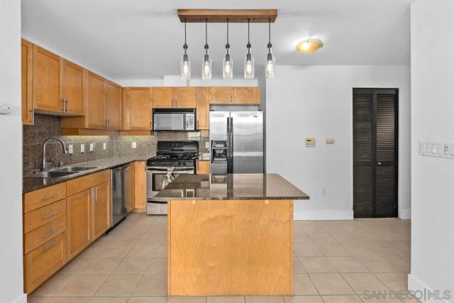 1240 India St 1004, San Diego, CA 92101