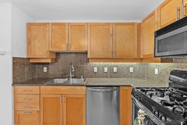 1240 India St 1004, San Diego, CA 92101