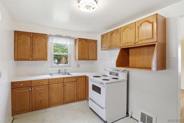 222 Englewood Avenue, Buffalo, NY 14214