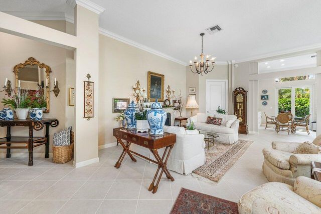 116 Coral Cay Drive, Palm Beach Gardens, FL 33418