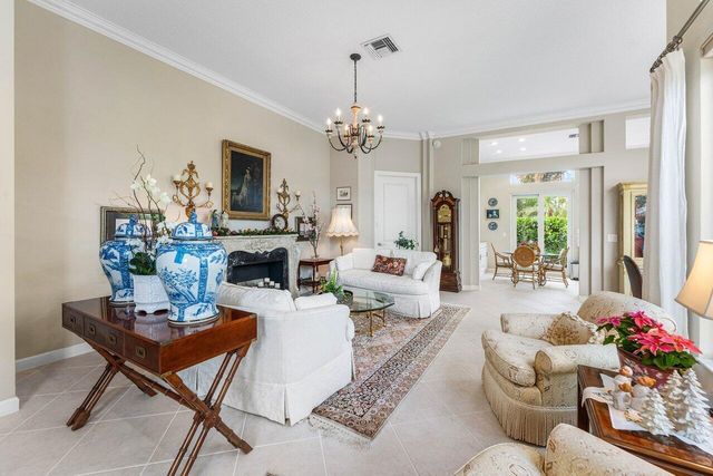 116 Coral Cay Drive, Palm Beach Gardens, FL 33418