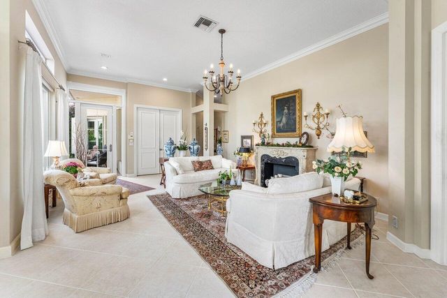 116 Coral Cay Drive, Palm Beach Gardens, FL 33418