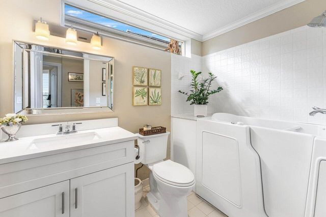 116 Coral Cay Drive, Palm Beach Gardens, FL 33418