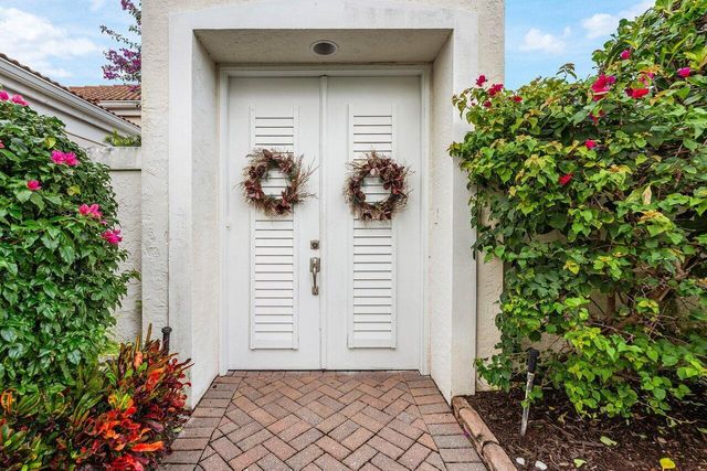 116 Coral Cay Drive, Palm Beach Gardens, FL 33418