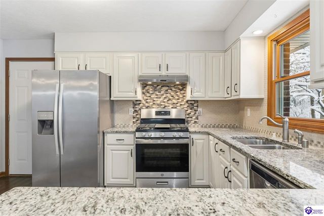 17 Bittersweet Place, Brandenburg, KY 40108