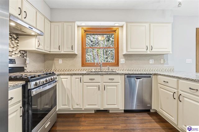 17 Bittersweet Place, Brandenburg, KY 40108