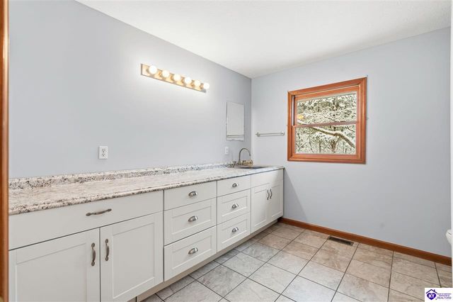 17 Bittersweet Place, Brandenburg, KY 40108