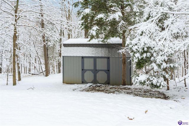 17 Bittersweet Place, Brandenburg, KY 40108