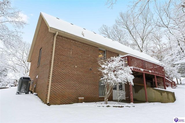 17 Bittersweet Place, Brandenburg, KY 40108