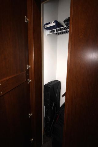 5 NW 19th St, Minot, ND 58703