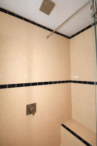 5 NW 19th St, Minot, ND 58703