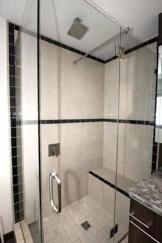 5 NW 19th St, Minot, ND 58703