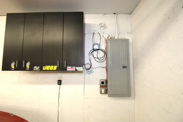 5 NW 19th St, Minot, ND 58703