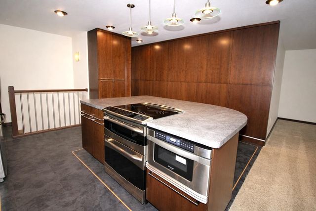 5 NW 19th St, Minot, ND 58703