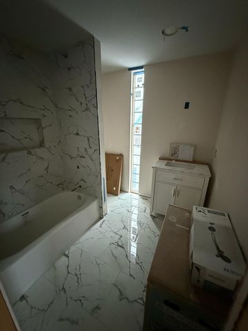 45 Laurel St 45, Worcester, MA 01605