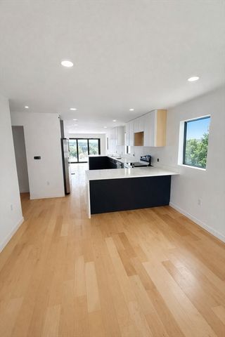 45 Laurel St 45, Worcester, MA 01605