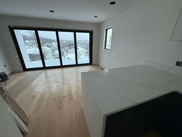 45 Laurel St 45, Worcester, MA 01605