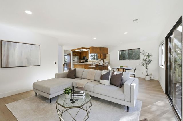 22670 San Juan Rd, Cupertino, CA 95014