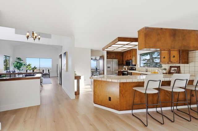 22670 San Juan Rd, Cupertino, CA 95014