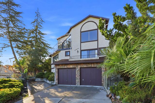 22670 San Juan Rd, Cupertino, CA 95014