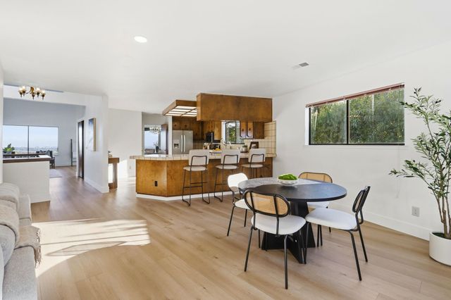 22670 San Juan Rd, Cupertino, CA 95014