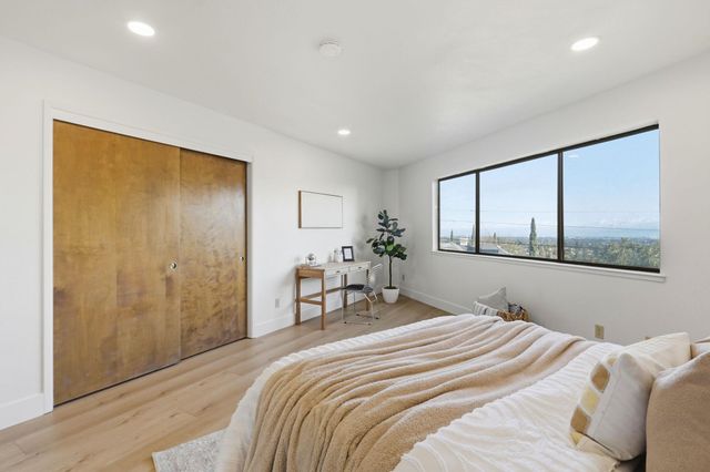 22670 San Juan Rd, Cupertino, CA 95014