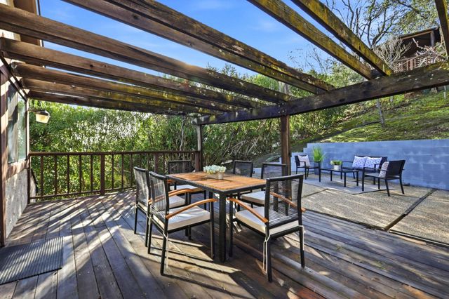 22670 San Juan Rd, Cupertino, CA 95014