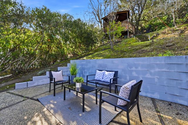 22670 San Juan Rd, Cupertino, CA 95014