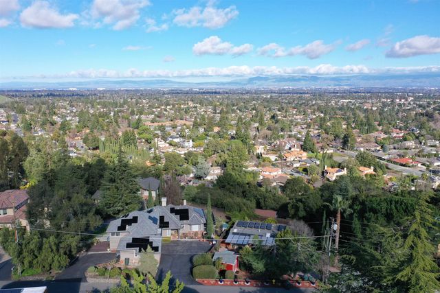 22670 San Juan Rd, Cupertino, CA 95014