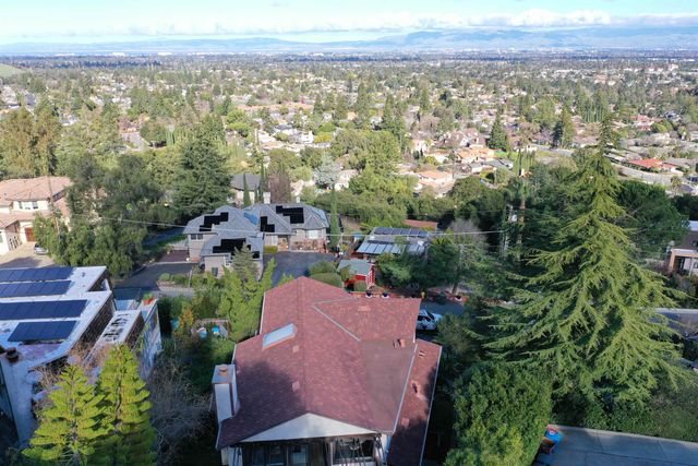 22670 San Juan Rd, Cupertino, CA 95014