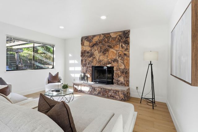 22670 San Juan Rd, Cupertino, CA 95014