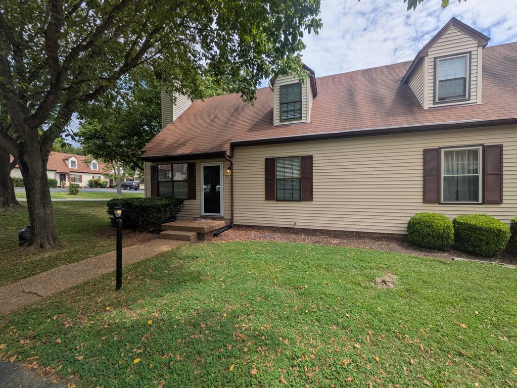 1107 Quail Ct, W, Nashville, TN 37214