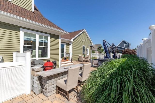 2 Sawgrass Lane, Plymouth, MA 02360