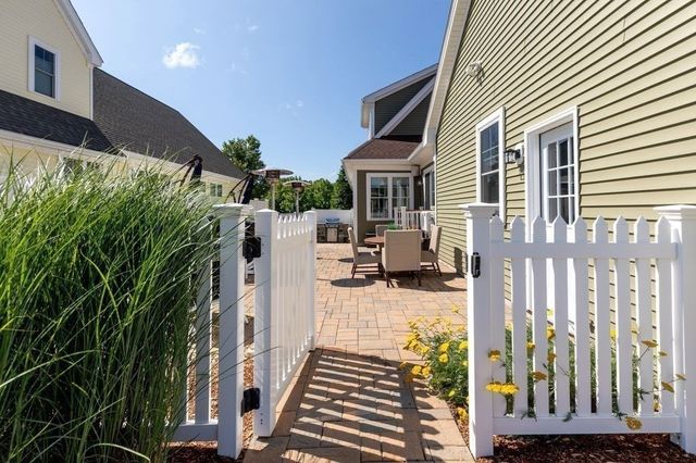 2 Sawgrass Lane, Plymouth, MA 02360