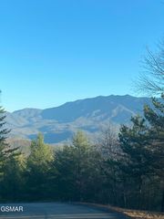 D-7 Lightning Bug Way, Gatlinburg, TN 37738