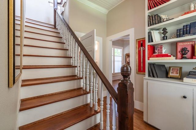 114 N College ST, Gonzales, TX 78629