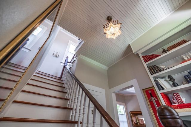 114 N College ST, Gonzales, TX 78629