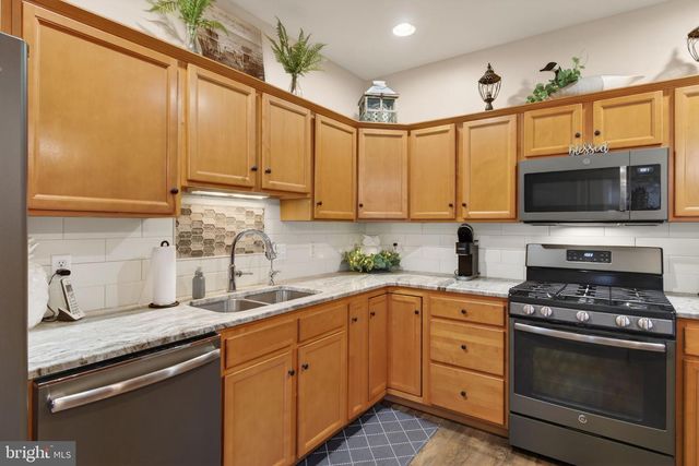 340 WENDOVER WAY, Lancaster, PA 17603