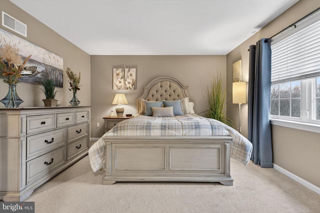 340 WENDOVER WAY, Lancaster, PA 17603