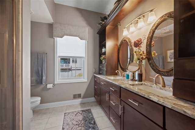 3141 Annandale Dr, Collier Twp, PA 15142